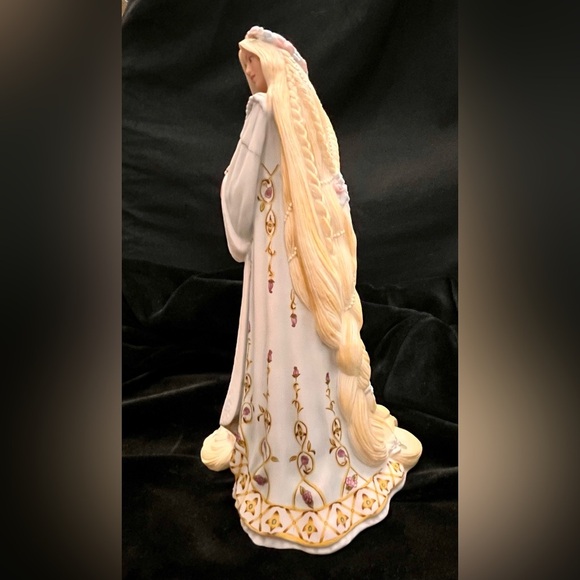 Lenox The Legendary Princesses Rapunzel Tangled Hair Fine Porcelain Demure Gift - Picture 11 of 17